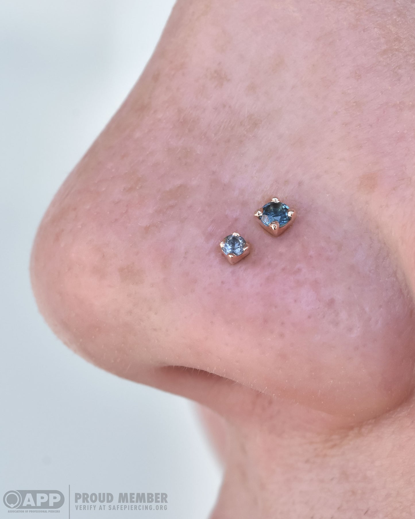 2.5mm Prong Set London Blue Topaz - Pressure Fit End Only-body jewelry-Alchemy Adornment-Yellow-