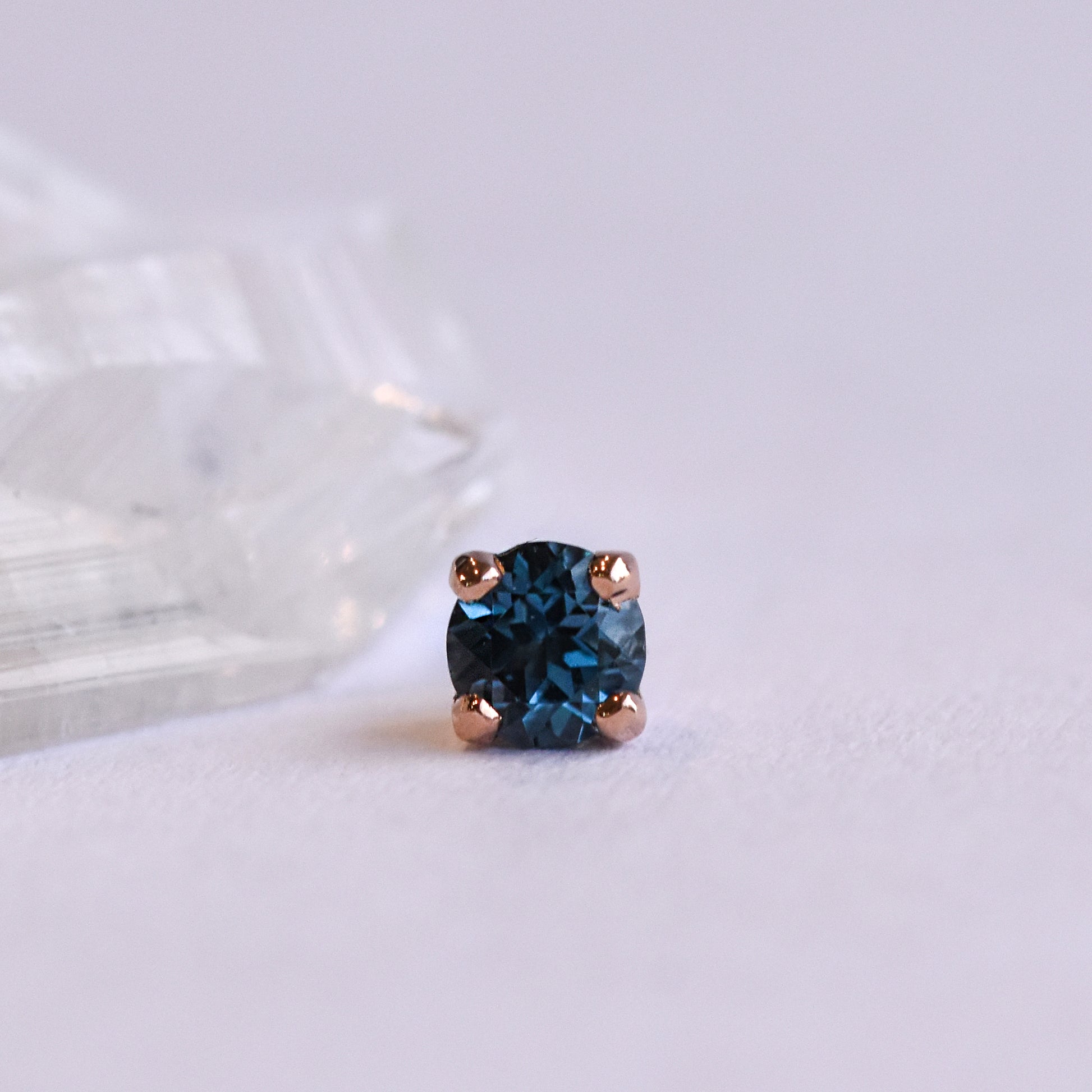 2.5mm Prong Set London Blue Topaz - Pressure Fit End Only-body jewelry-Alchemy Adornment-Yellow-